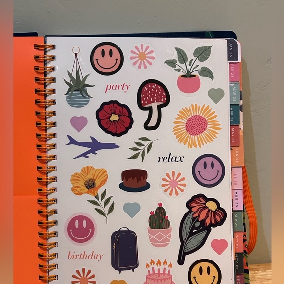 NWTS 2025 Weekly & Monthly Planner Made By Steel Mill. Vibrant Floral Design - Picture 5 of 13